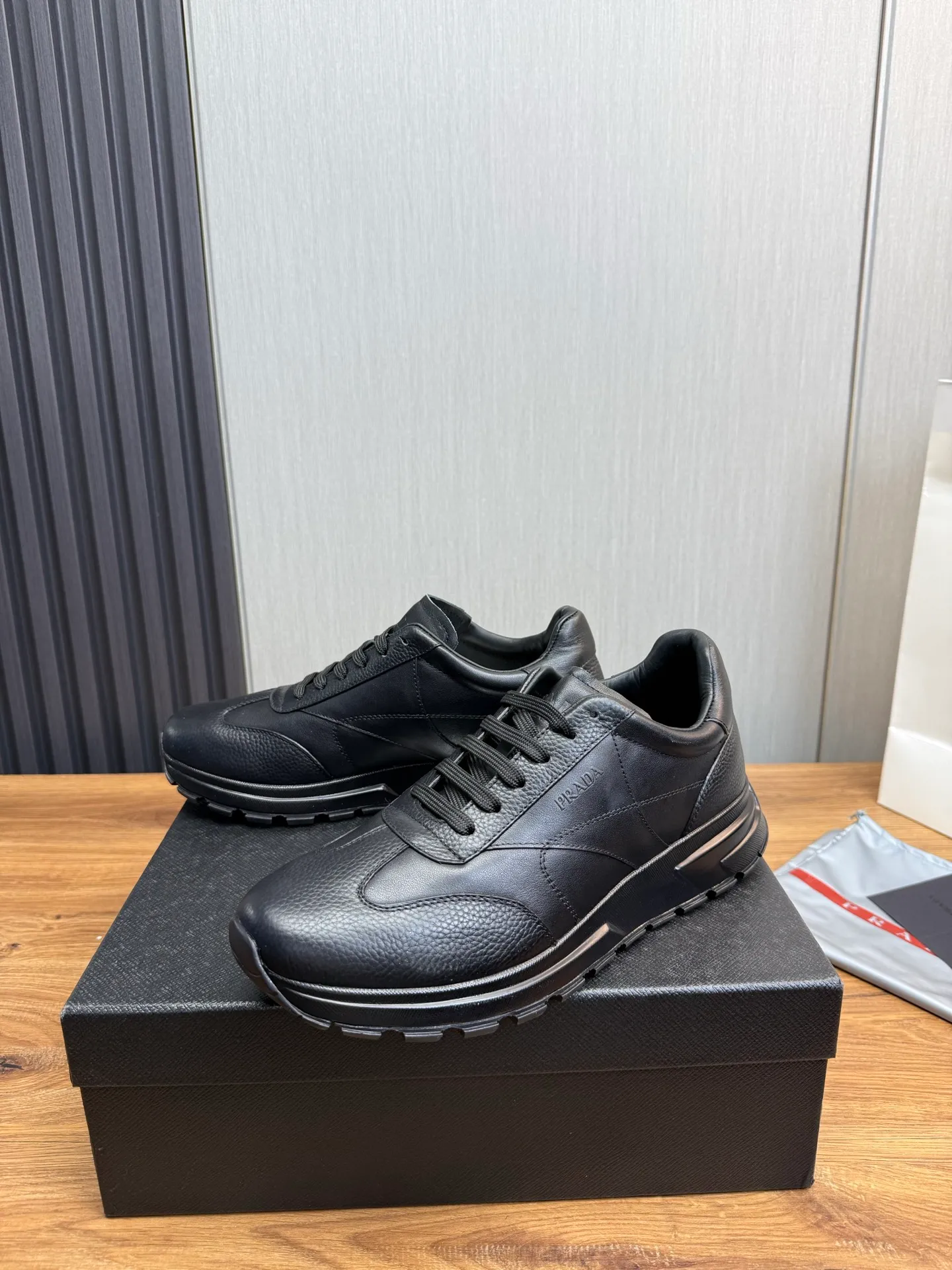 Men's shoes 💰800💰 [PRADA] Men's shoes are popular in the counter, official website is synchronized, 1 high-quality shipment ✔️Original cowhide + cowhide lining, 1🆚1 replica, original sole, 38-45 (38.45 custom-made, non-returnable)